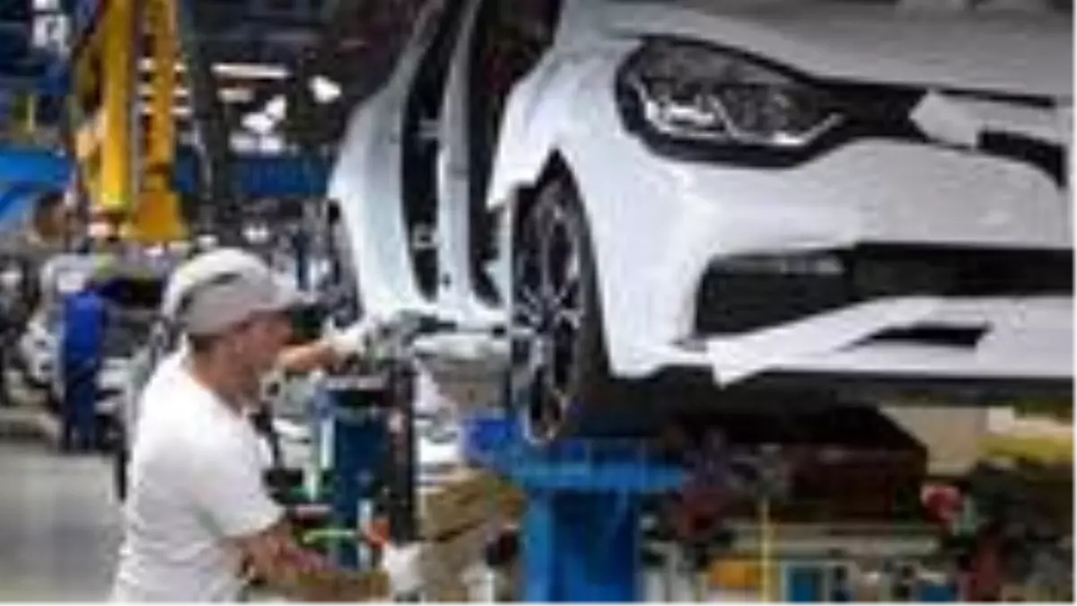 Otomotiv devi Renault, tasarruf yapmak için 15 bin kişiyi işten çıkaracak