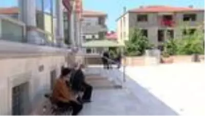 MALTEPE MERKEZ CAMİİ'NDE SOSYAL MESAFELİ CUMA NAMAZI MALTEPE MERKEZ CAMİİ'NDE SOSYAL MESAFELİ CUMA NAMAZI
