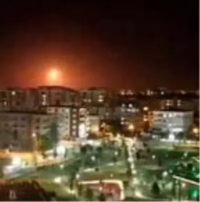 Meteor düşmesi olduğu sanılan doğa olayı, Batman'da böyle kameralara yansıdı Meteor düşmesi olduğu sanılan doğa olayı, Batman'da böyle kameralara yansıdı
