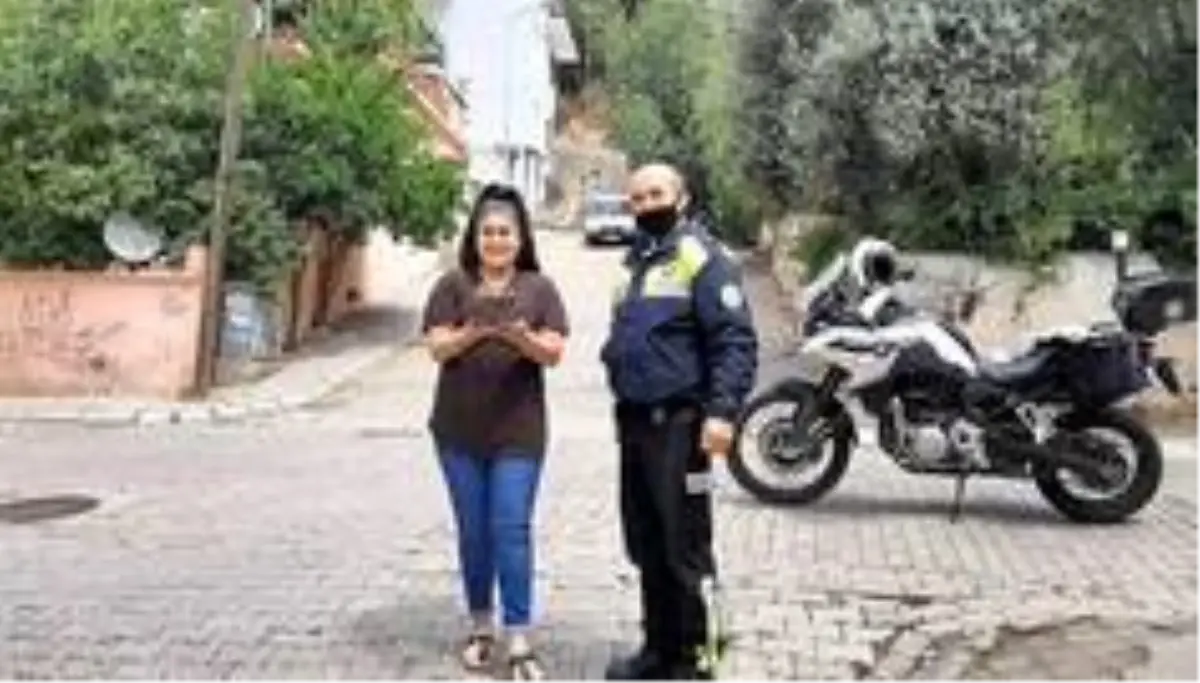 Motosikletli polisten İlayda�ya pastalı doğum günü sürprizi Haber