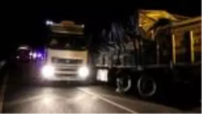 Niğde’de tır ile kamyon çarpıştı: 2 yaralı