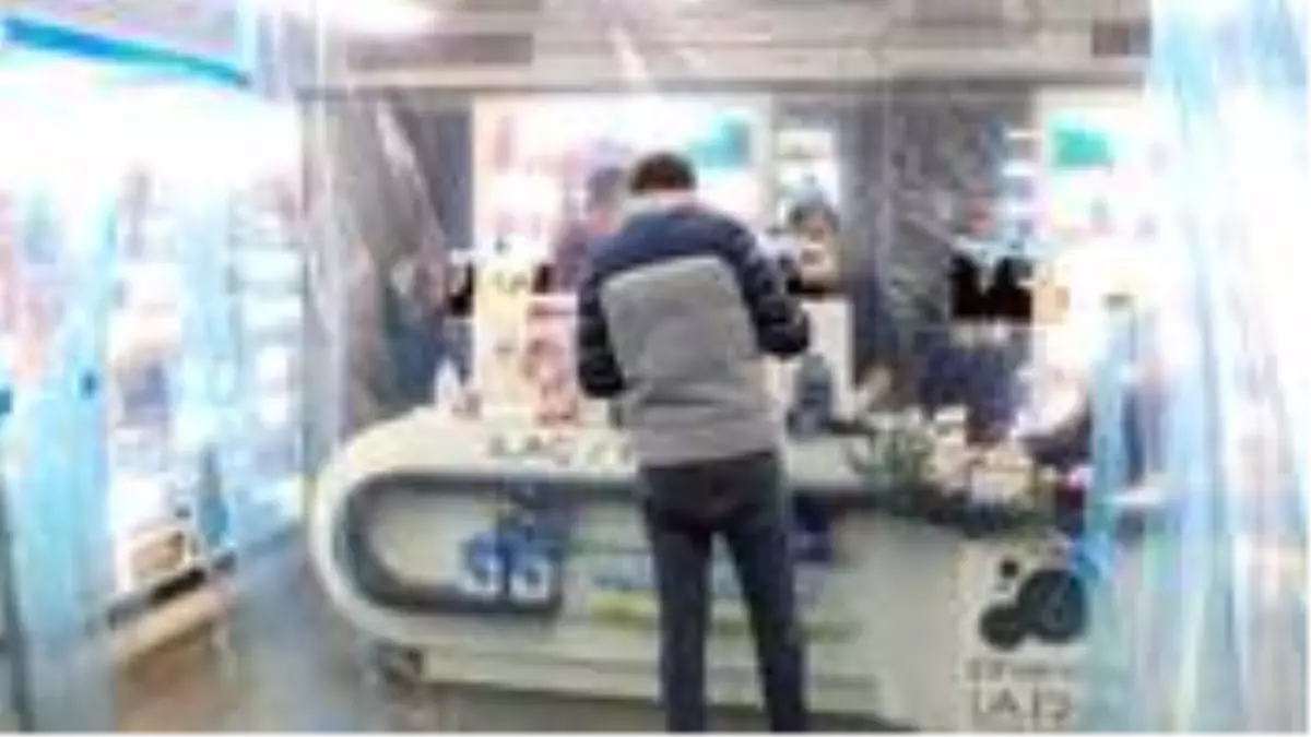 Normalleşme süreciyle birlikte İstanbul'da eczanelerin de çalışma saatleri değişti