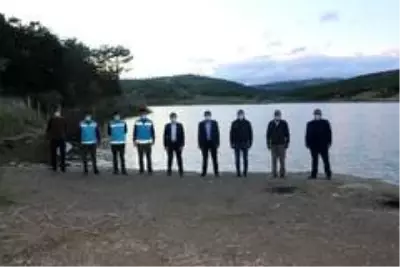 Pazarlar göletlerine 10 bin adet sazan balığı yavrusu bırakıldı Pazarlar göletlerine 10 bin adet sazan balığı yavrusu bırakıldı