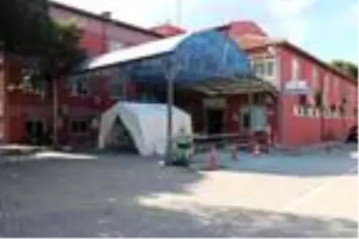 Personelde koronavirüs çıkınca hizmetin durduğu hastanede hasta kabulü başladı Personelde koronavirüs çıkınca hizmetin durduğu hastanede hasta kabulü başladı