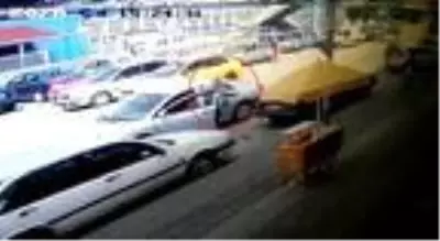 Pompalı tüfekle iş yerini bastı, sivil polis etkisiz hale getirdi Pompalı tüfekle iş yerini bastı, sivil polis etkisiz hale getirdi