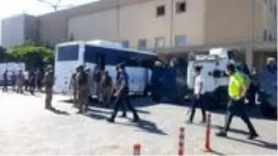Şanlıurfa'da akraba aileler arasında arazi kavgası: 2 ölü, 6 yaralı Şanlıurfa'da akraba aileler arasında arazi kavgası: 2 ölü, 6 yaralı