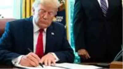Sosyal medya kararnamesini imzalayan Trump, hem Twitter'a hem basına laf attı Sosyal medya kararnamesini imzalayan Trump, hem Twitter'a hem basına laf attı