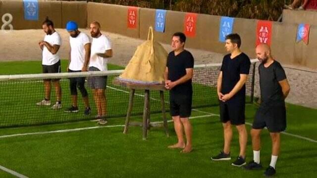 Survivor'da yapılan ayak tenisi maçına Sercan Yıldırım damga vurdu! Acun Ilıcalı'nın takımını mağlup ettiler Survivor'da yapılan ayak tenisi maçına Sercan Yıldırım damga vurdu! Acun Ilıcalı'nın takımını mağlup ettiler
