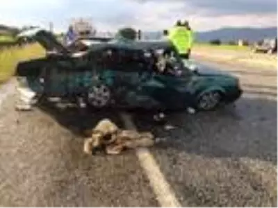 Takla atan otomobil karşı şeride geçti: 1 ölü, 4 yaralı