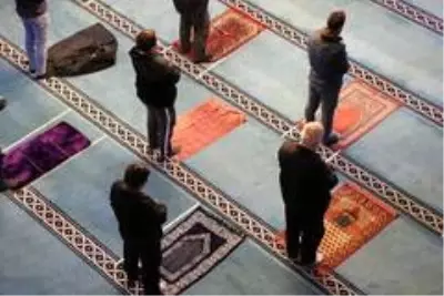 Tarihi camiler kapılarını açtı