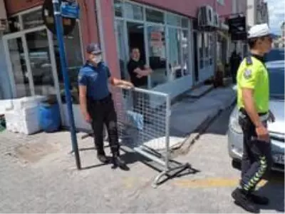 Uzunköprü'de maskesiz dolaşmak yasaklandı Uzunköprü'de maskesiz dolaşmak yasaklandı