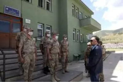Vali Çağatay'dan jandarma karakoluna ziyaret Vali Çağatay'dan jandarma karakoluna ziyaret