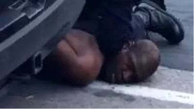 ABD’de polisin boğarak öldürdüğü George Floyd cinayetiyle ilgili yeni görüntüler ortaya çıktı