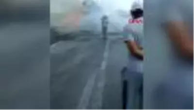 ADANA Alev alan saman yüklü kamyon kullanılmaz hale geldi