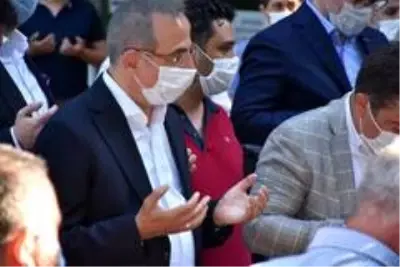 AK Parti İl Başkanı Sürekli'nin annesi toprağa verildi AK Parti İl Başkanı Sürekli'nin annesi toprağa verildi