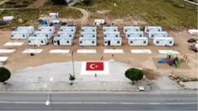 Asırlık gelenek 'çadır' hayatı son buldu: Yeni evleri 'konteyner' Asırlık gelenek 'çadır' hayatı son buldu: Yeni evleri 'konteyner'