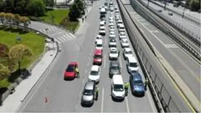 Kısıtlamayı hiçe sayıp ehliyetsiz yola çıktı