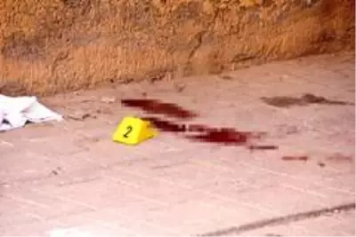Son dakika: Polisin 'Dur' ihtarına uymayan zanlı kaçarken polislere ateş açtı
