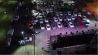 Salgın sürecinde 'arabada sinema' keyfi Salgın sürecinde 'arabada sinema' keyfi