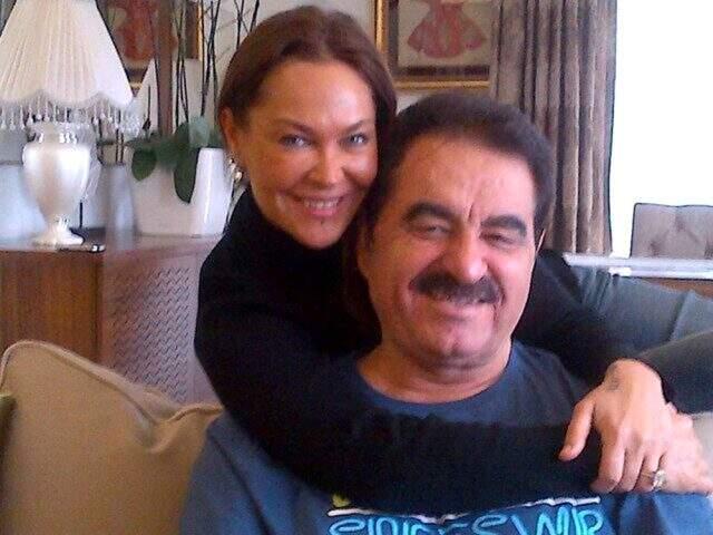 Telefonda konuşan İbrahim Tatlıses ve Hülya Avşar arasında duygusal anlar yaşandı Telefonda konuşan İbrahim Tatlıses ve Hülya Avşar arasında duygusal anlar yaşandı