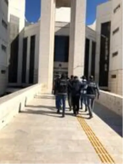 Uyuşturucu operasyonunda 5 tutuklama