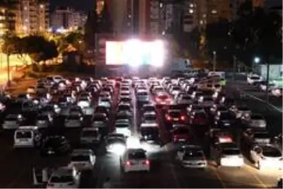 Antalya'da arabada sinema keyfi başladı Antalya'da arabada sinema keyfi başladı