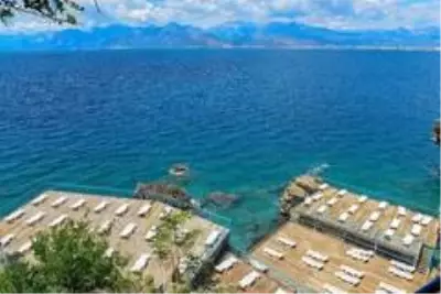 Antalya'da plaj ve kafeler açılıyor Antalya'da plaj ve kafeler açılıyor