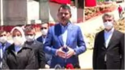 Bakan Kurum, depremzedeler için yapımı süren konutlarda incelemede bulundu (2) Bakan Kurum, depremzedeler için yapımı süren konutlarda incelemede bulundu (2)