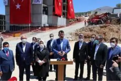 Bakan Kurum, Malatya'da deprem konutlarını inceledi Bakan Kurum, Malatya'da deprem konutlarını inceledi