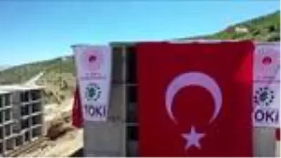 Bakan Kurum, Malatya'da deprem konutlarını inceledi Bakan Kurum, Malatya'da deprem konutlarını inceledi