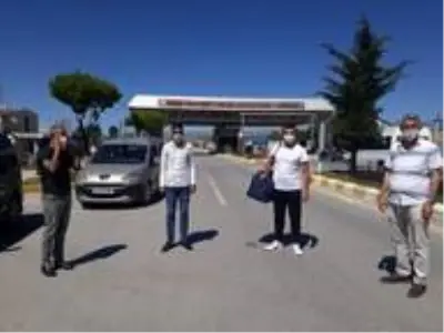 Bir ay gecikmeli terhis olan askerler evine döndü Bir ay gecikmeli terhis olan askerler evine döndü