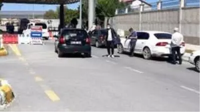 Bir ay gecikmeli terhis olan askerler evine döndü Bir ay gecikmeli terhis olan askerler evine döndü