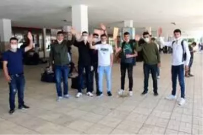 Son dakika... Gaziantep Otogarı'nda terhis yoğunluğu ve sevinci Son dakika... Gaziantep Otogarı'nda terhis yoğunluğu ve sevinci
