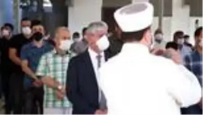 Hakkari'de şehit olan Piyade Er Mehmet Günay son yolculuğuna uğurlandı (2) Hakkari'de şehit olan Piyade Er Mehmet Günay son yolculuğuna uğurlandı (2)