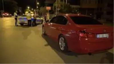 Son dakika haber: Önce otomobille sonra yayan kaçmaya çalışan vatandaşa 2 bin 798 TL'lik trafik cezası Son dakika haber: Önce otomobille sonra yayan kaçmaya çalışan vatandaşa 2 bin 798 TL'lik trafik cezası