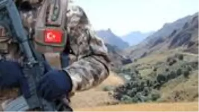 Son Dakika: Binbaşı Zafer Akkuş'u şehit eden 'Kendal' kod adlı terörist öldürüldü Son Dakika: Binbaşı Zafer Akkuş'u şehit eden 'Kendal' kod adlı terörist öldürüldü