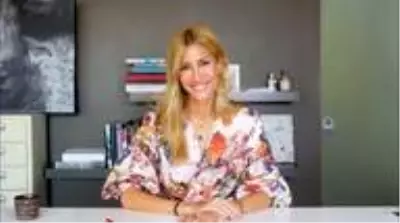Amuda kalkıp spor hareketleri yapan Çağla Şıkel, kusursuz vücuduyla göz kamaştırdı Amuda kalkıp spor hareketleri yapan Çağla Şıkel, kusursuz vücuduyla göz kamaştırdı
