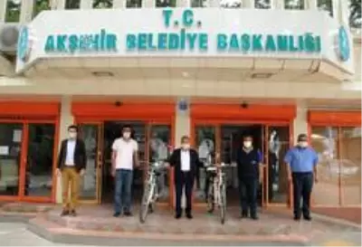 Bayramda kazandıkları bisikletlerini teslim aldılar Bayramda kazandıkları bisikletlerini teslim aldılar