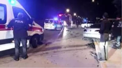 Denizli'de iki otomobil kavşakta çarpıştı: 6 yaralı