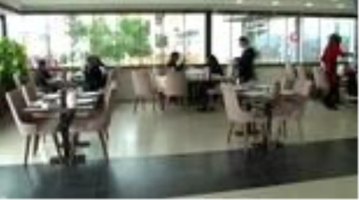 Erzurum'da restoranlar açıldı, Dadaşlar cağ kebabına koştu