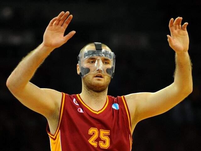 Eski Galatasaraylı Milan Macvan, 30 yaşında basketbolu bıraktı Eski Galatasaraylı Milan Macvan, 30 yaşında basketbolu bıraktı