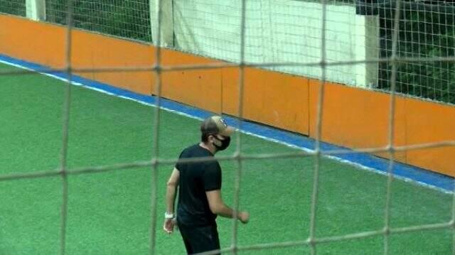 Halı sahalar açıldı ve ilk maçlar yapıldı: Futbol oynamayı çok özledik Halı sahalar açıldı ve ilk maçlar yapıldı: Futbol oynamayı çok özledik