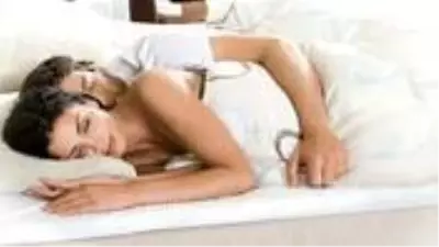 İngiltere’de ilginç ’yeni normal’ kuralı! Aynı evde yaşamayan çiftler cinsel ilişkiye giremeyecek