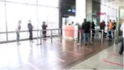 İSTANBUL Sabiha Gökçen'de iki aylık aranın ardından ilk uçuş İzmir'e İSTANBUL Sabiha Gökçen'de iki aylık aranın ardından ilk uçuş İzmir'e