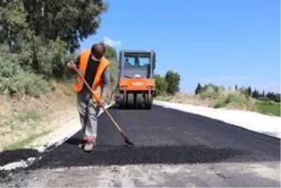 İzmir'de asfalt atağı sürüyor İzmir'de asfalt atağı sürüyor
