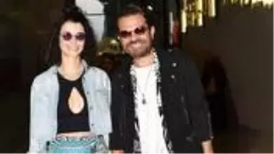 Kenan Doğulu'nun yeni yaşını 'Beceremediğimiz evlilik olsun' diyerek kutlayan Beren Saat'e tepki yağdı: Seviyor musun sövüyor musun belli değil Kenan Doğulu'nun yeni yaşını 'Beceremediğimiz evlilik olsun' diyerek kutlayan Beren Saat'e tepki yağdı: Seviyor musun sövüyor musun belli değil