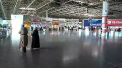 Keyfî yolculuklar olmayınca otobüs terminali ilk gün boş kaldı Keyfî yolculuklar olmayınca otobüs terminali ilk gün boş kaldı