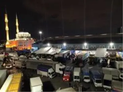 Kısıtlama sonrası sebze meyve halinde yoğunluk