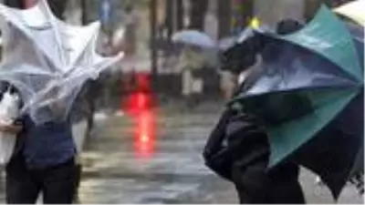 Meteoroloji bölge bölge uyardı: Kuvvetli rüzgar ve fırtına geliyor Meteoroloji bölge bölge uyardı: Kuvvetli rüzgar ve fırtına geliyor