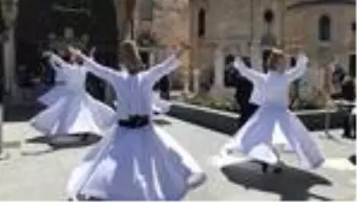 Mevlana Müzesi 2,5 ayın ardından sema gösterisiyle ziyarete açıldı Mevlana Müzesi 2,5 ayın ardından sema gösterisiyle ziyarete açıldı